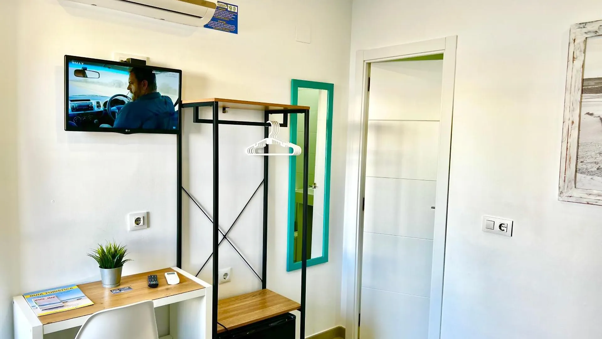 Dori Rooms Hostal Tarifa Spain