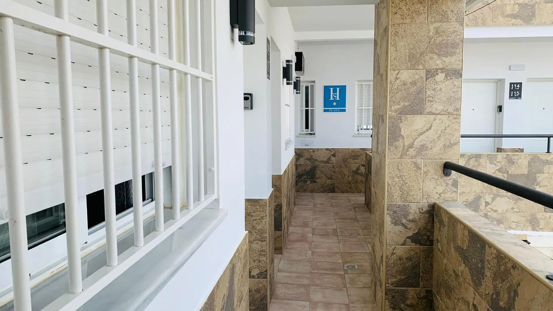 Dori Rooms Hostal Tarifa 0*,